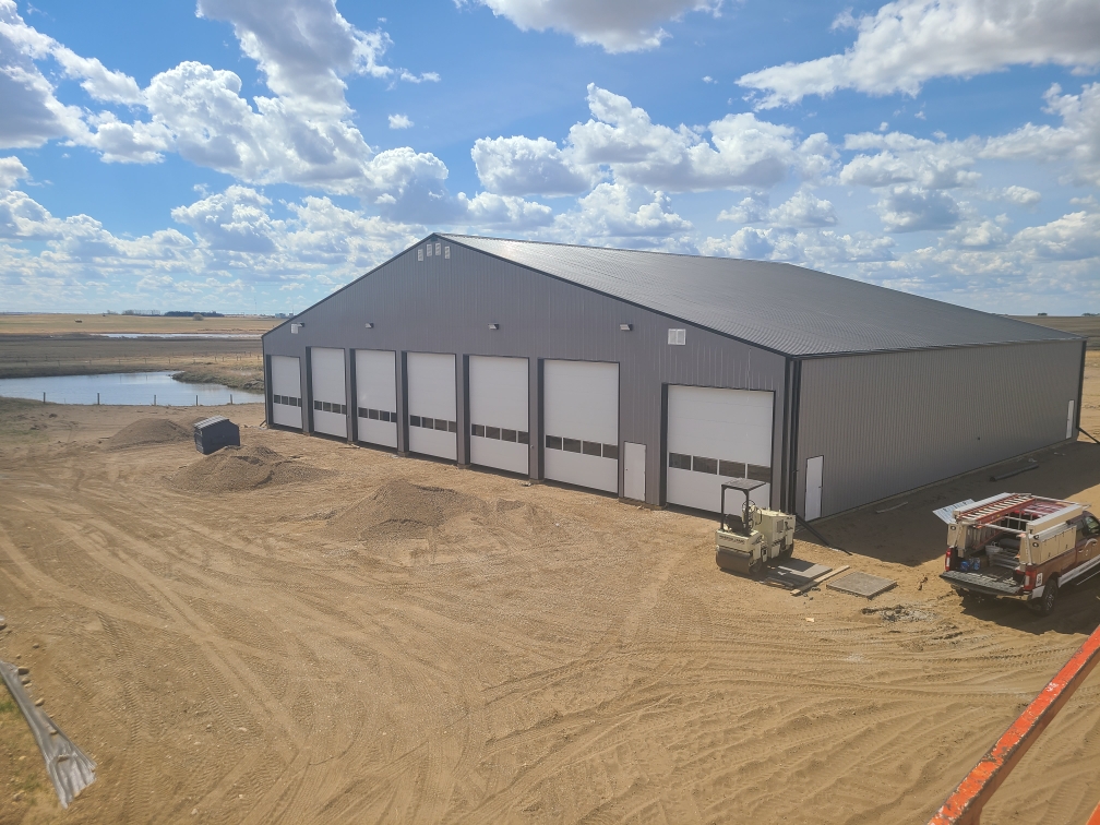 VW Rentals 86x100x20 with 2-16′ lean-to’s